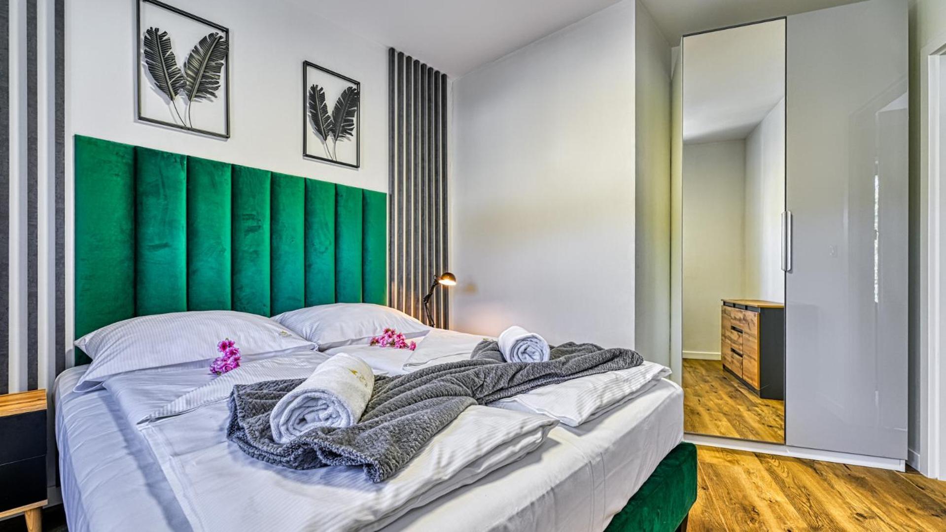 Apartamenty Z Basenem I Saunami Stone Hill Resort Vip Centrum By Royal Aparts シクラルスカ・ポレンバ エクステリア 写真