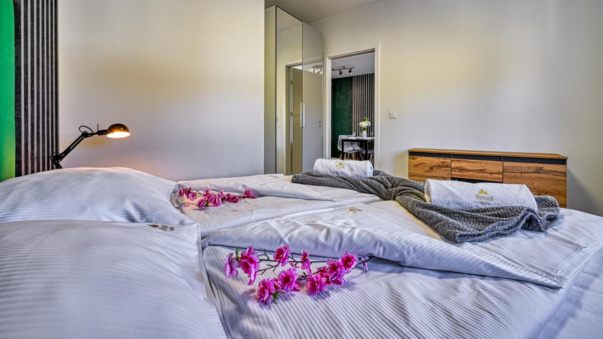 Apartamenty Z Basenem I Saunami Stone Hill Resort Vip Centrum By Royal Aparts シクラルスカ・ポレンバ エクステリア 写真